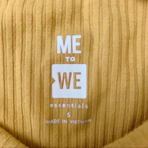 ME TO WE Off Shoulder Crop Top - Picture 3 of 8